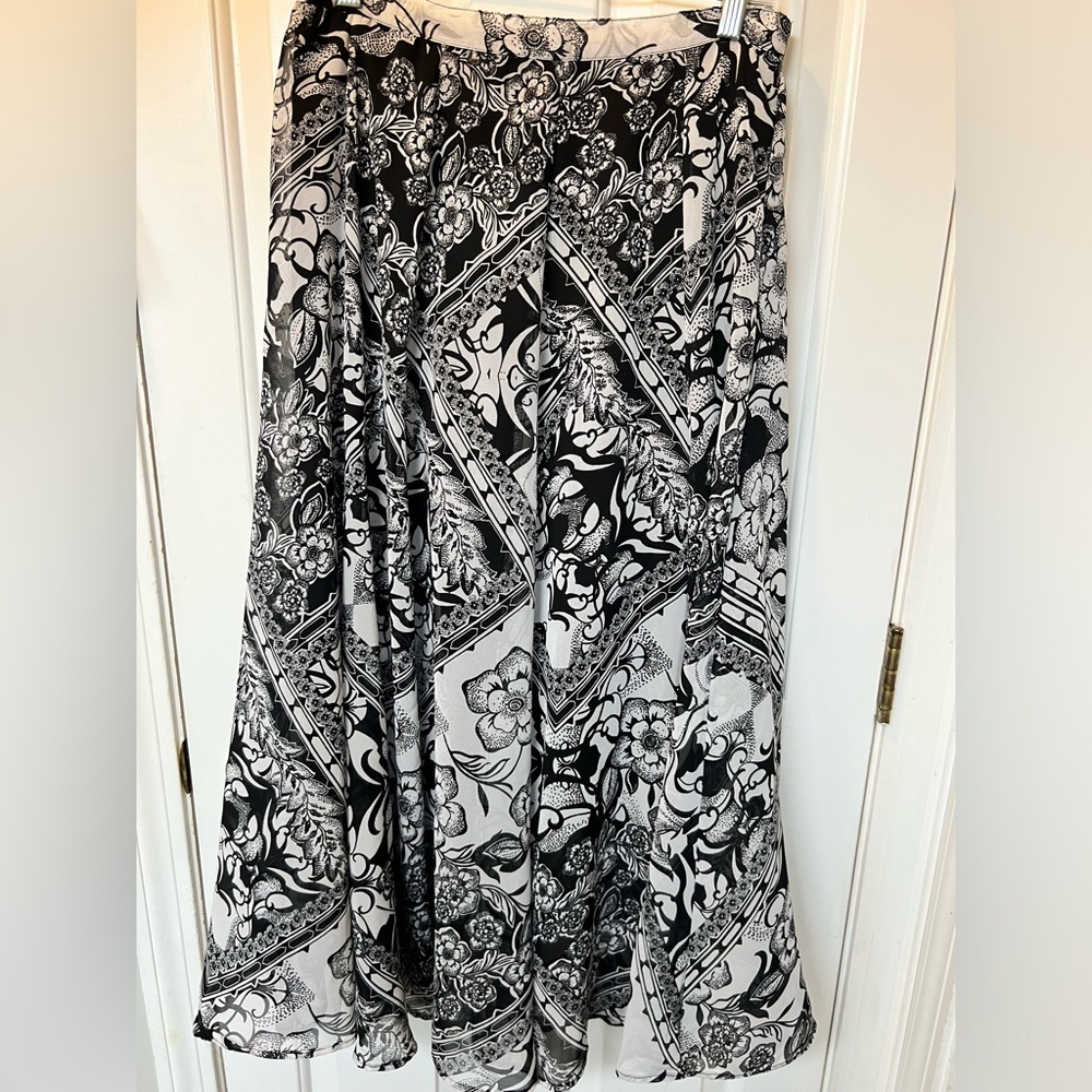 Mix Nouveau Long flowing skirt